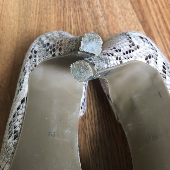 Le Château Beige Snake print Heels US 6 - Picture 6 of 10